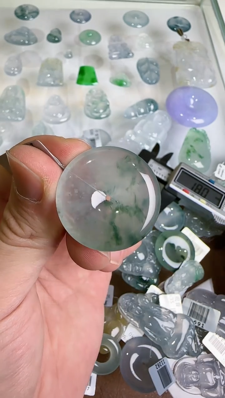 【闪购商品】翡翠吊坠(不含链)未镶嵌··