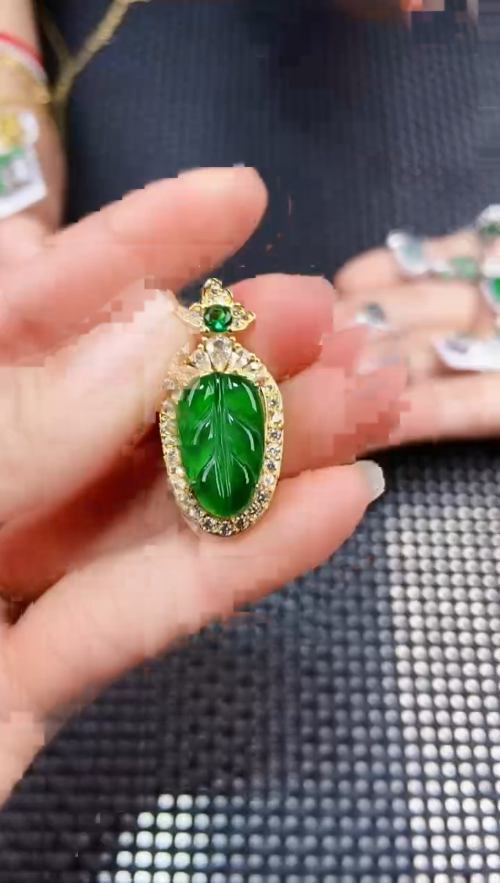 【闪购商品】翡翠吊坠(不含链)未镶嵌1111111111