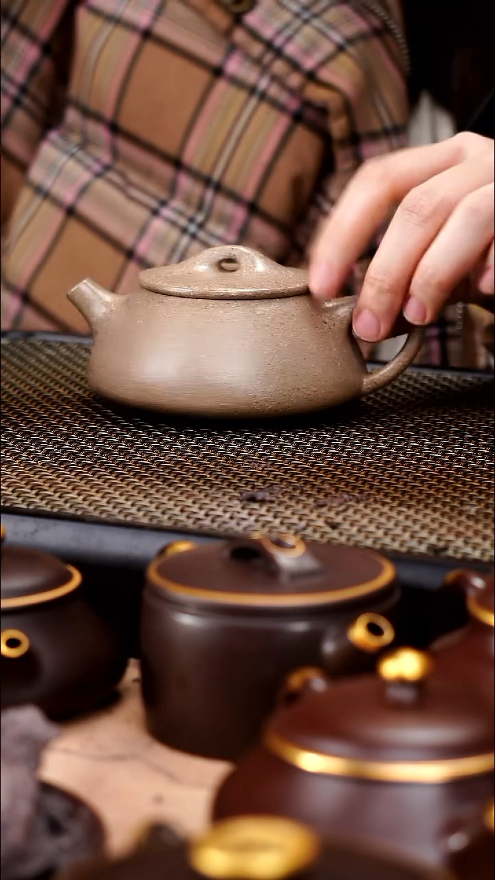茶壶紫砂五彩老段泥精工景舟石瓢170cc