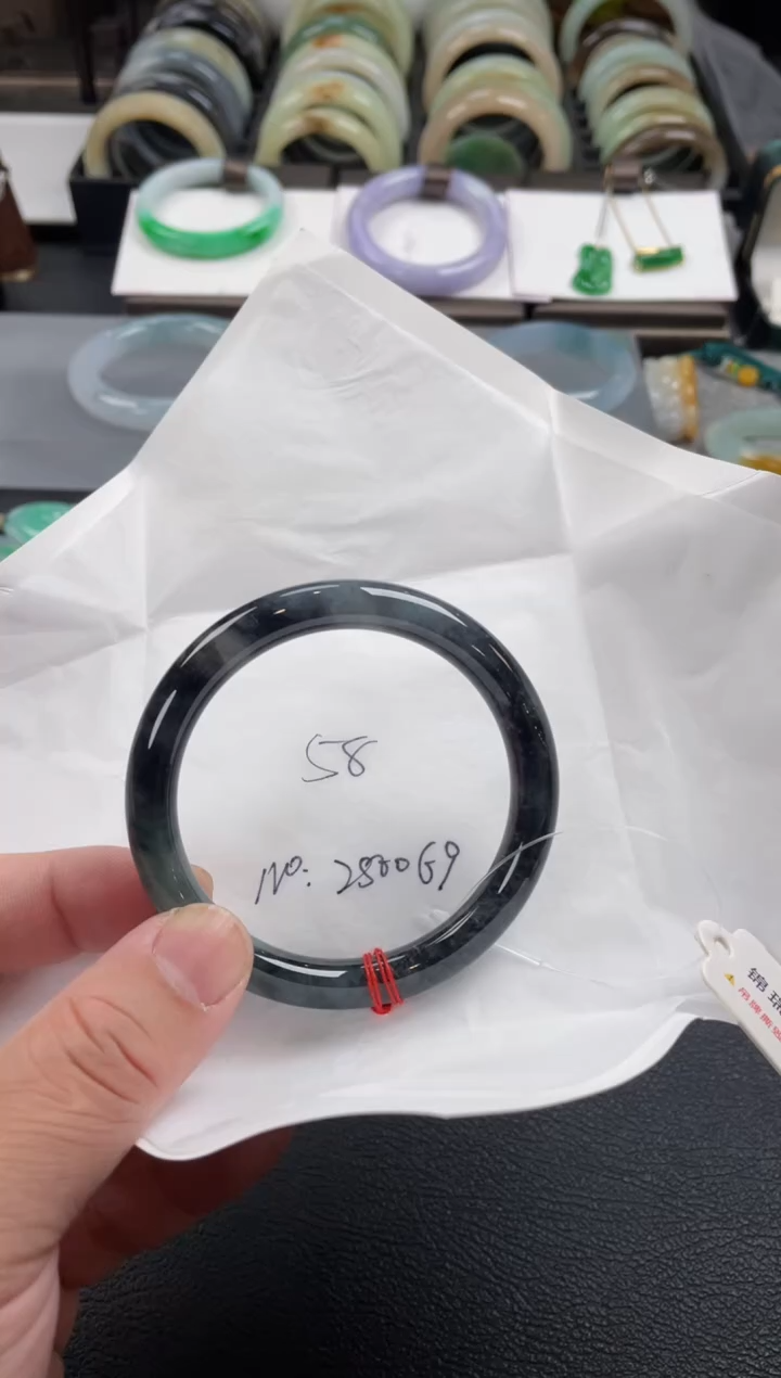 【闪购商品】翡翠手镯未镶嵌58圆条 有纹