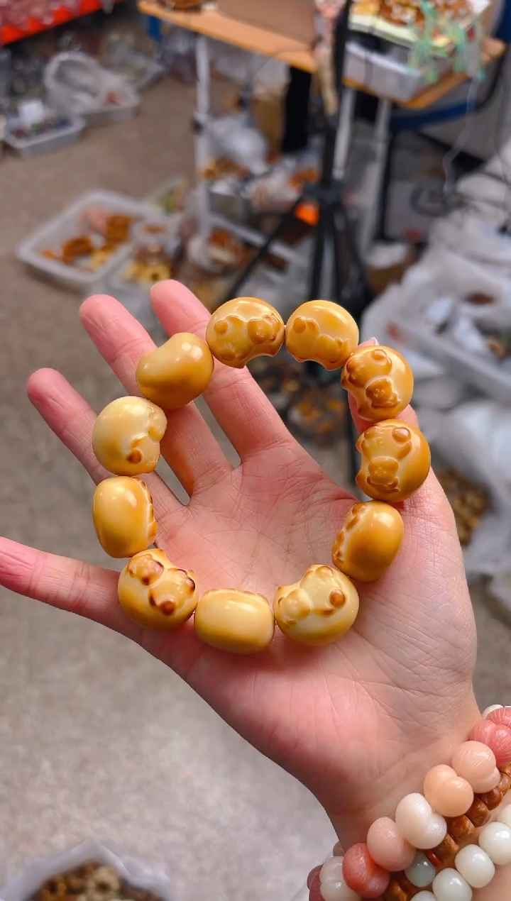 吊坠菩提根/象牙果黄色月呀小熊单圈