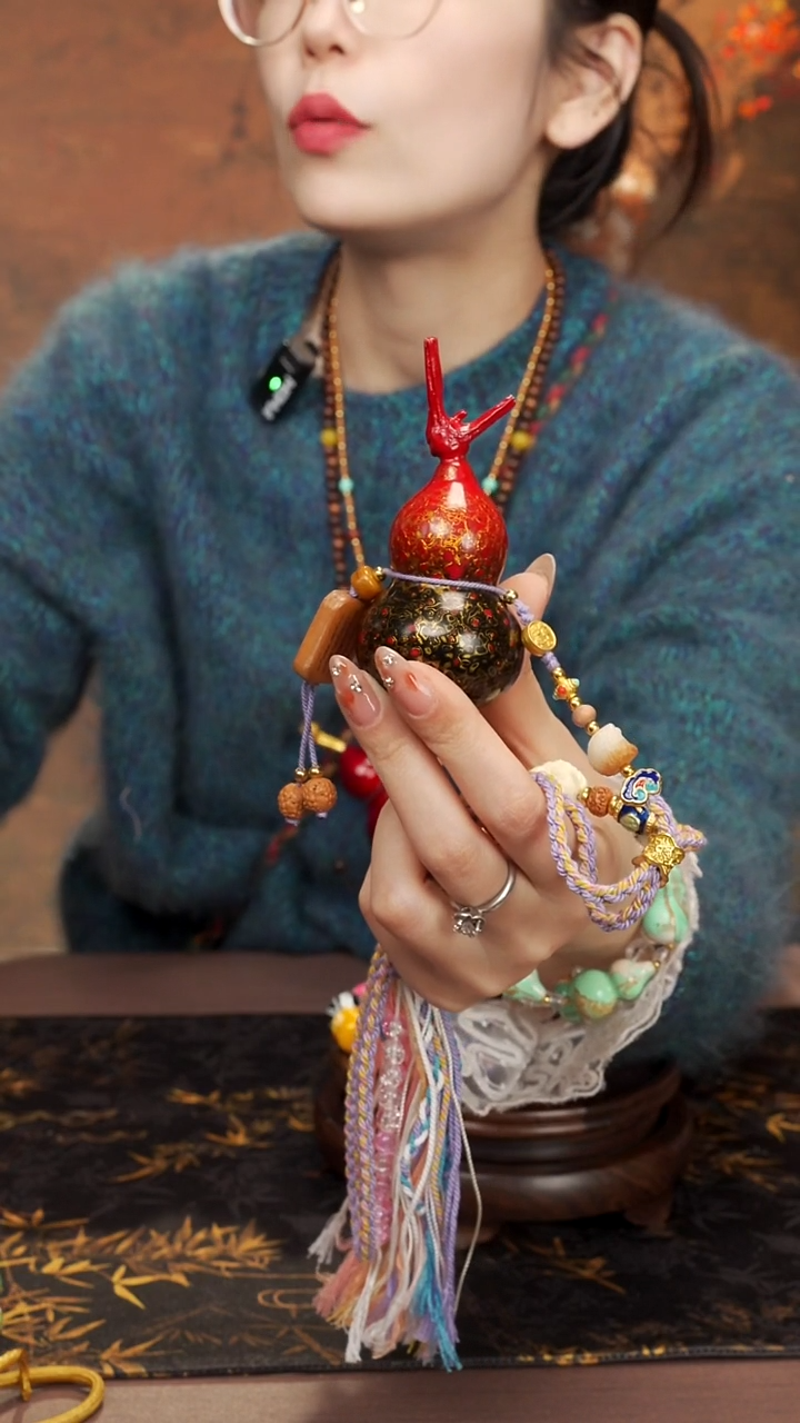 196--大漆脖挂小葫芦---158