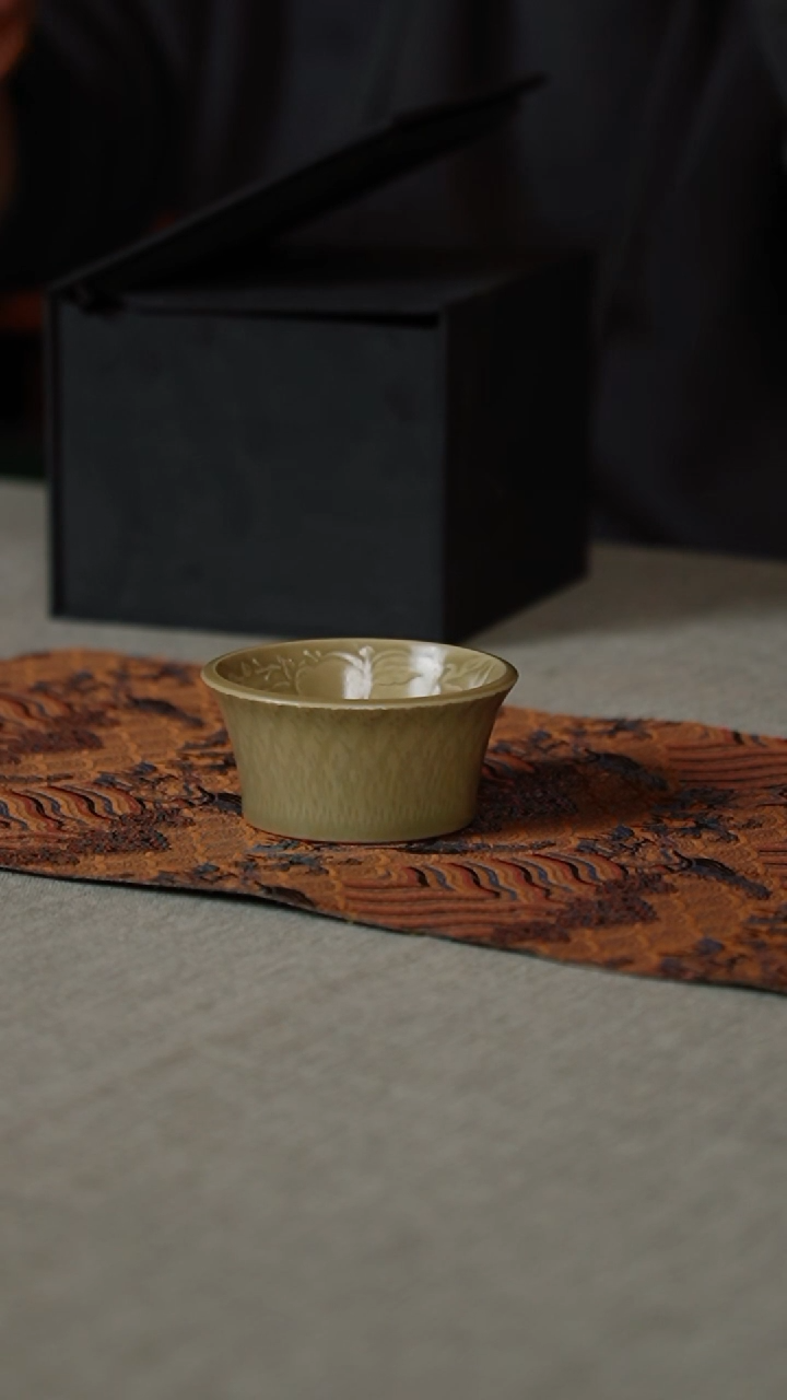 【闪购商品】98-1跳刀寿桃束腰马蹄杯