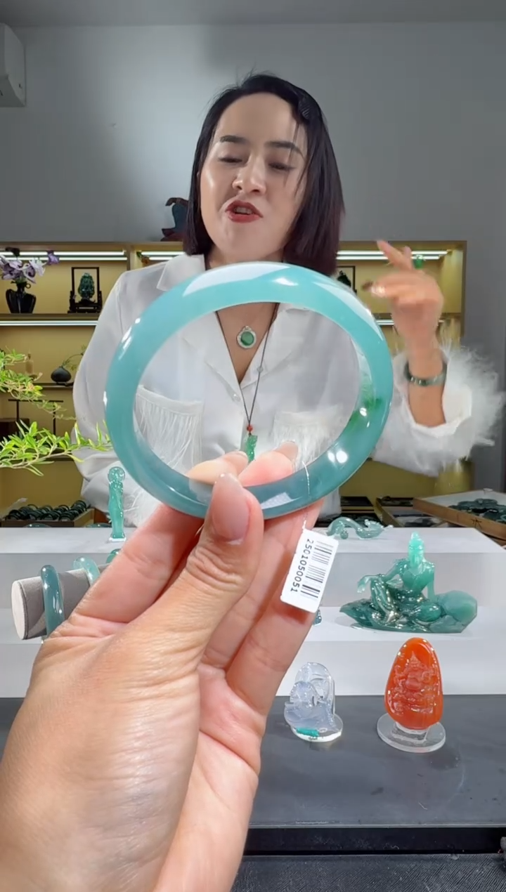 未镶嵌手镯翡翠60圈