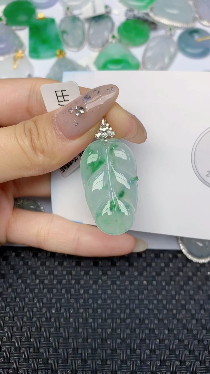 颈饰18K金镶嵌翡翠天然缅甸翡翠a货百元以上9元证书费自理