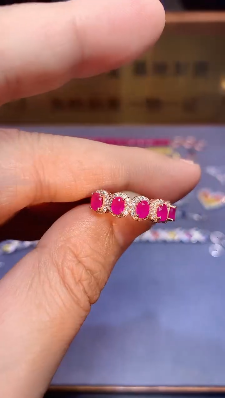 【闪购商品】红宝石戒指银S925镶嵌........