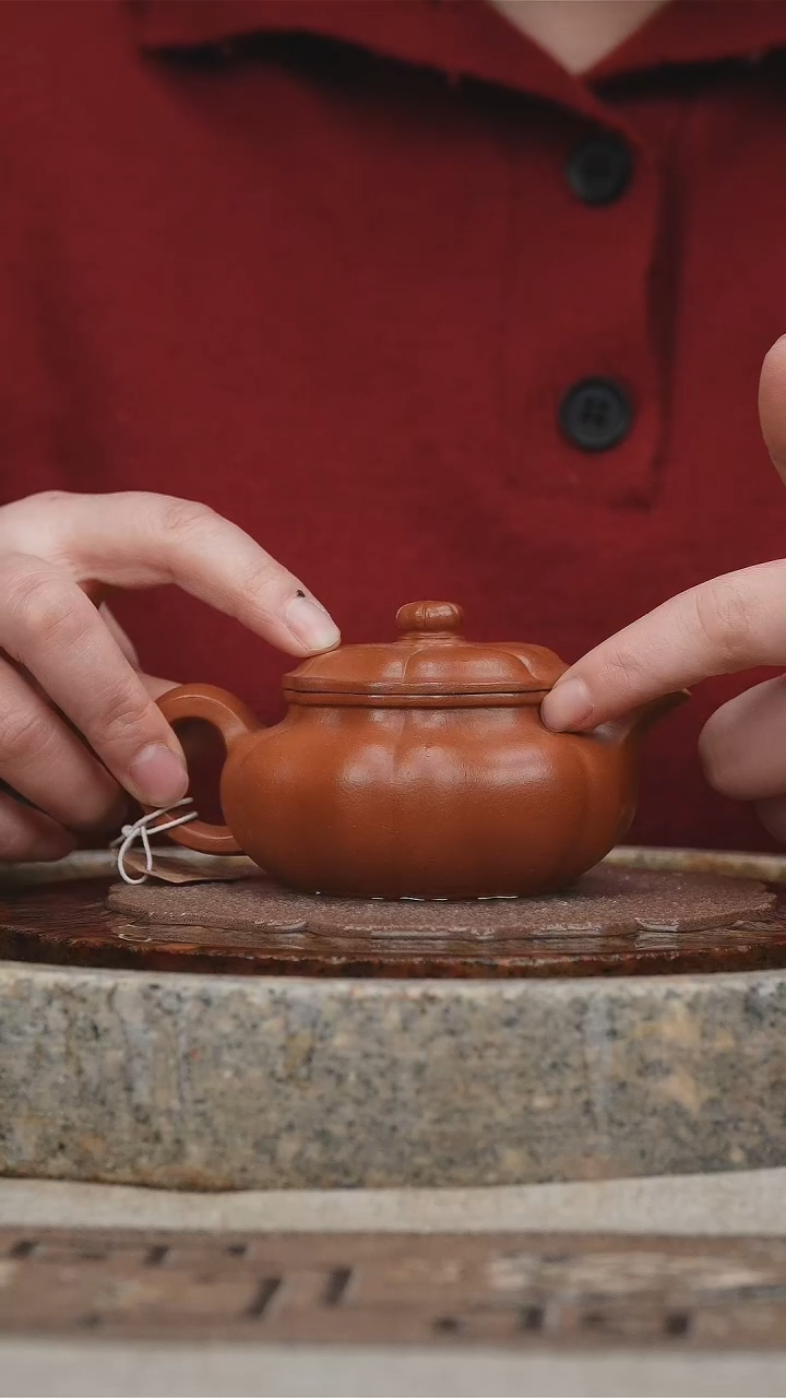 【闪购商品】紫砂茶壶赵庄朱泥葵仿古