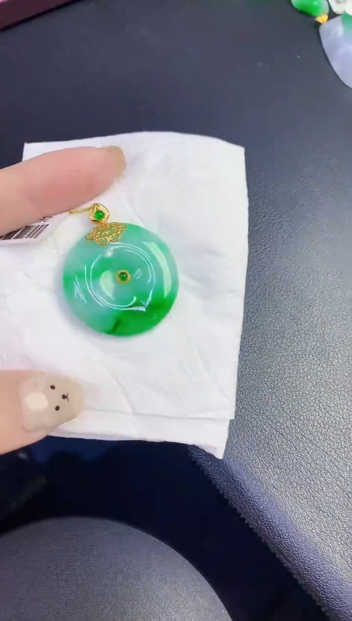 颈饰18K金镶嵌翡翠缅甸天然翡翠A货