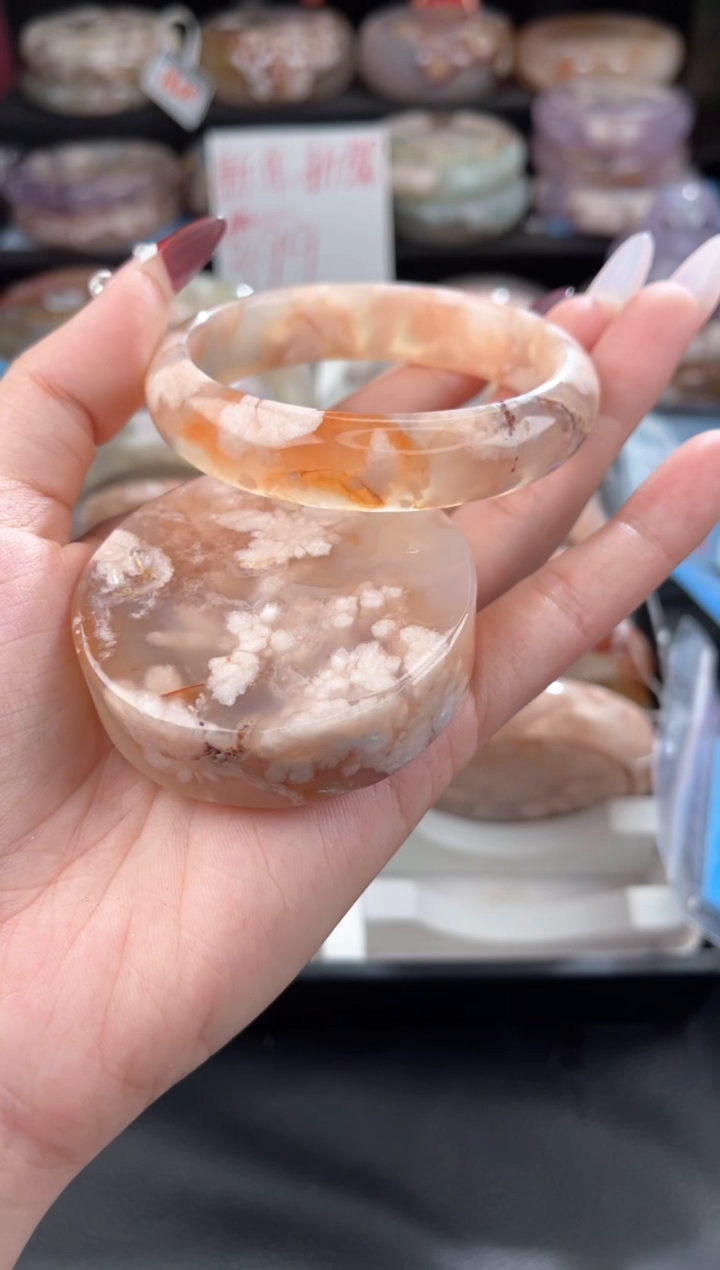 【闪购商品】石英质玉手镯未镶嵌57