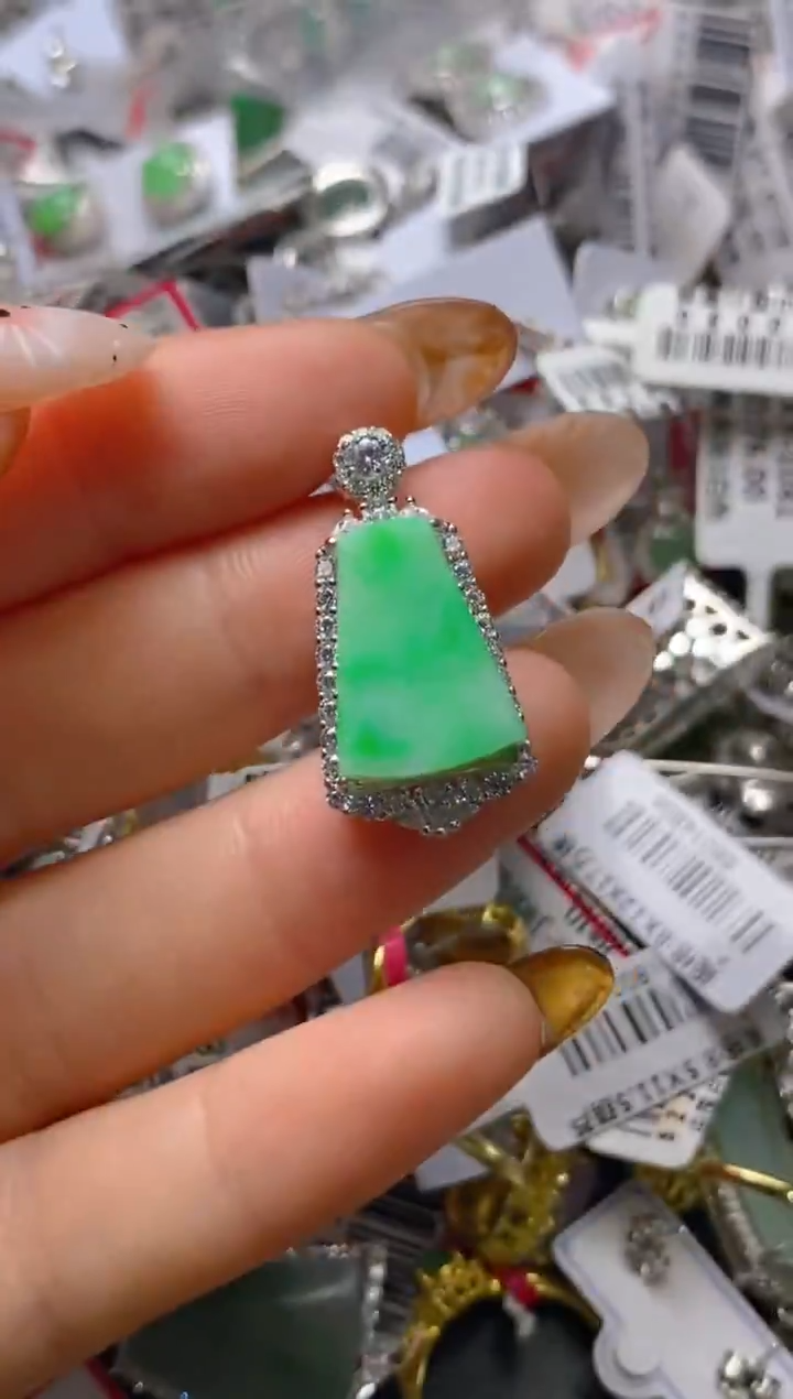 银S925镶嵌戒指翡翠百内无证书