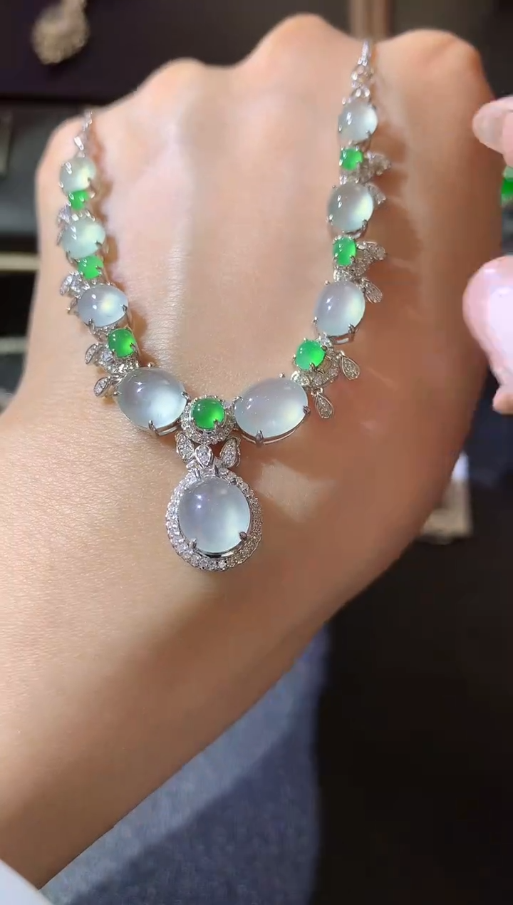 【闪购商品】翡翠套链18K金镶嵌C28翡翠