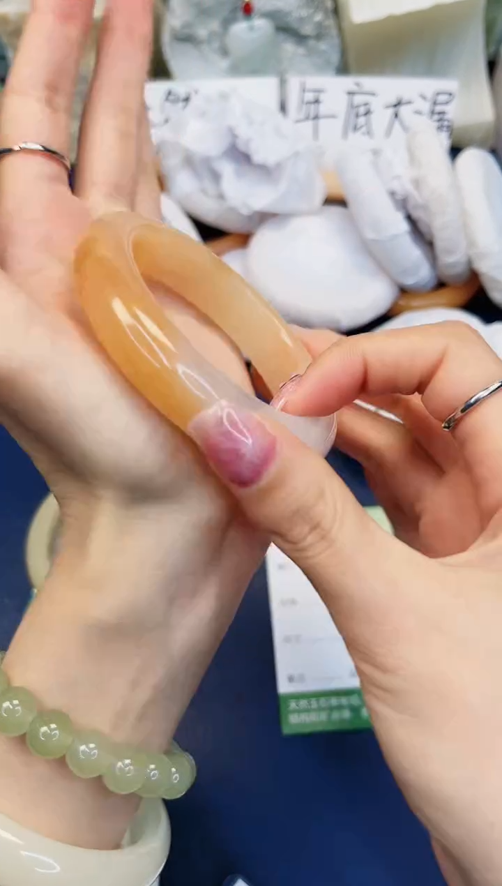 【闪购商品】石英质玉手镯未镶嵌374