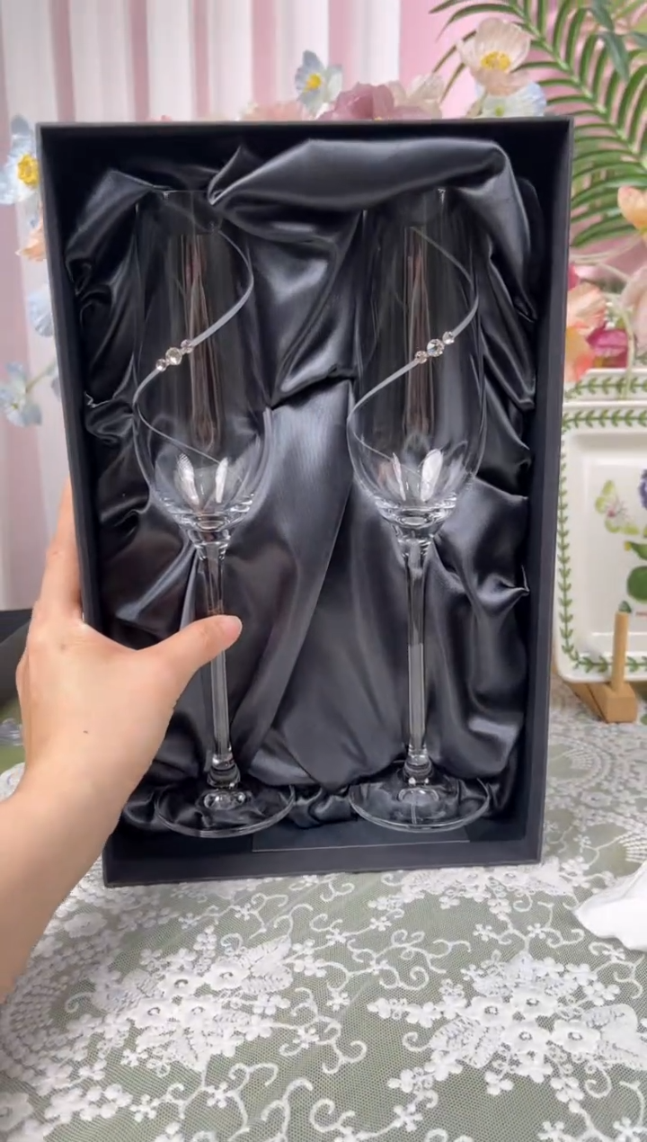 水晶玻璃高脚款孤品”香槟杯对杯【原装礼盒】