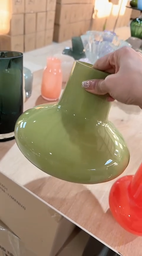 【闪购商品】玻璃牛油果绿扁瓶
