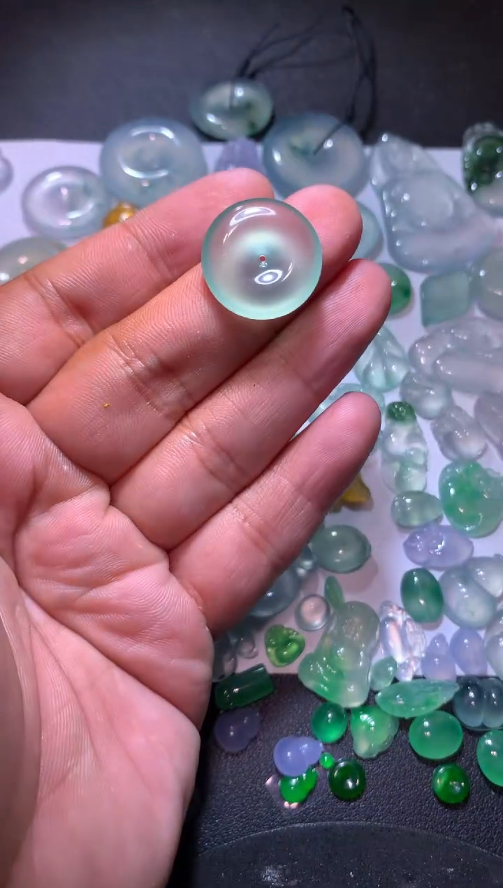 【闪购商品】翡翠颈饰未镶嵌平安扣