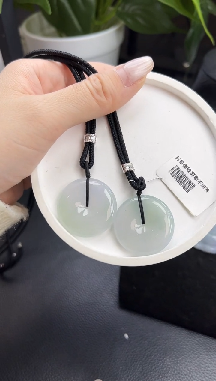 【闪购商品】翡翠颈饰未镶嵌YM971-1平安扣多样性发一