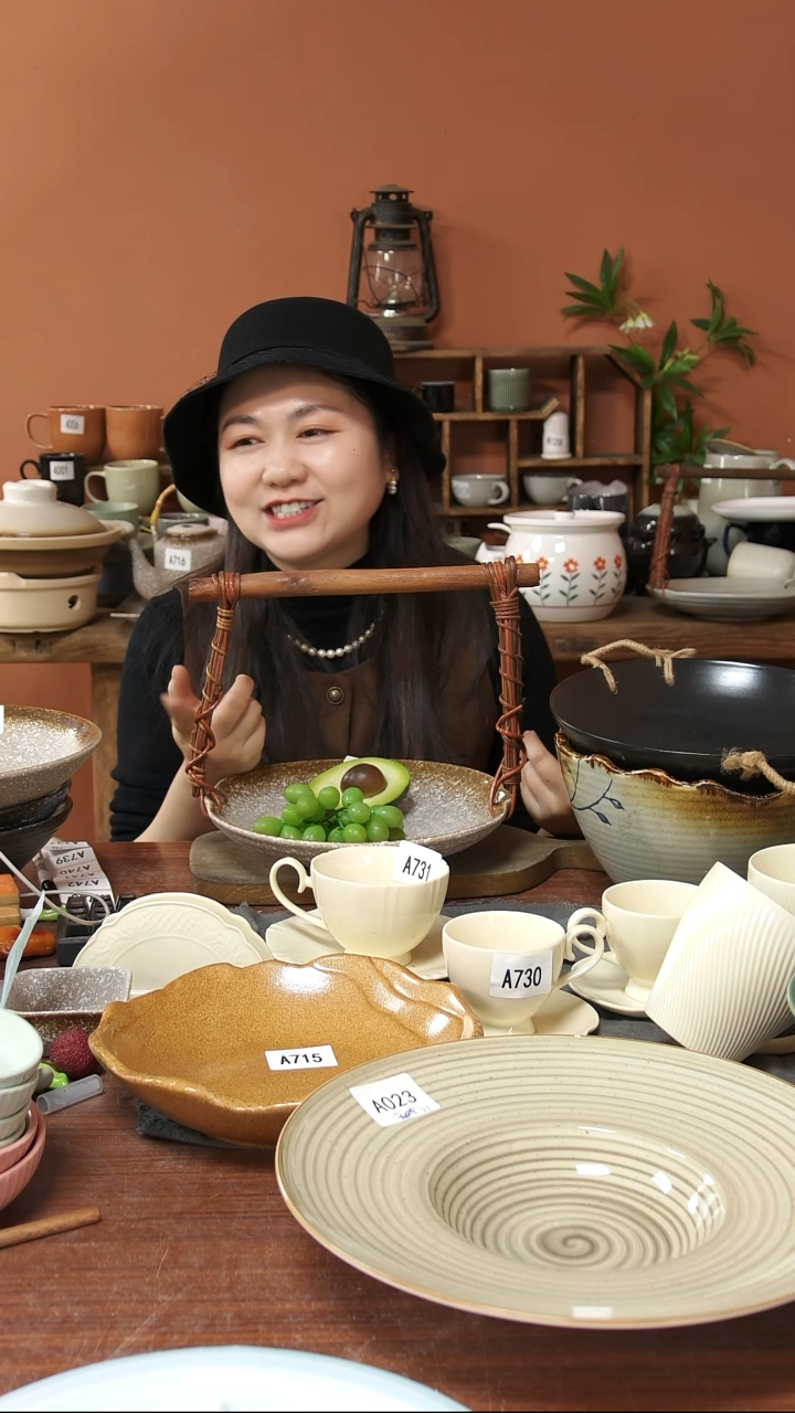 陶瓷A352 一个陶瓷粗陶提梁水果盘可能微瑕