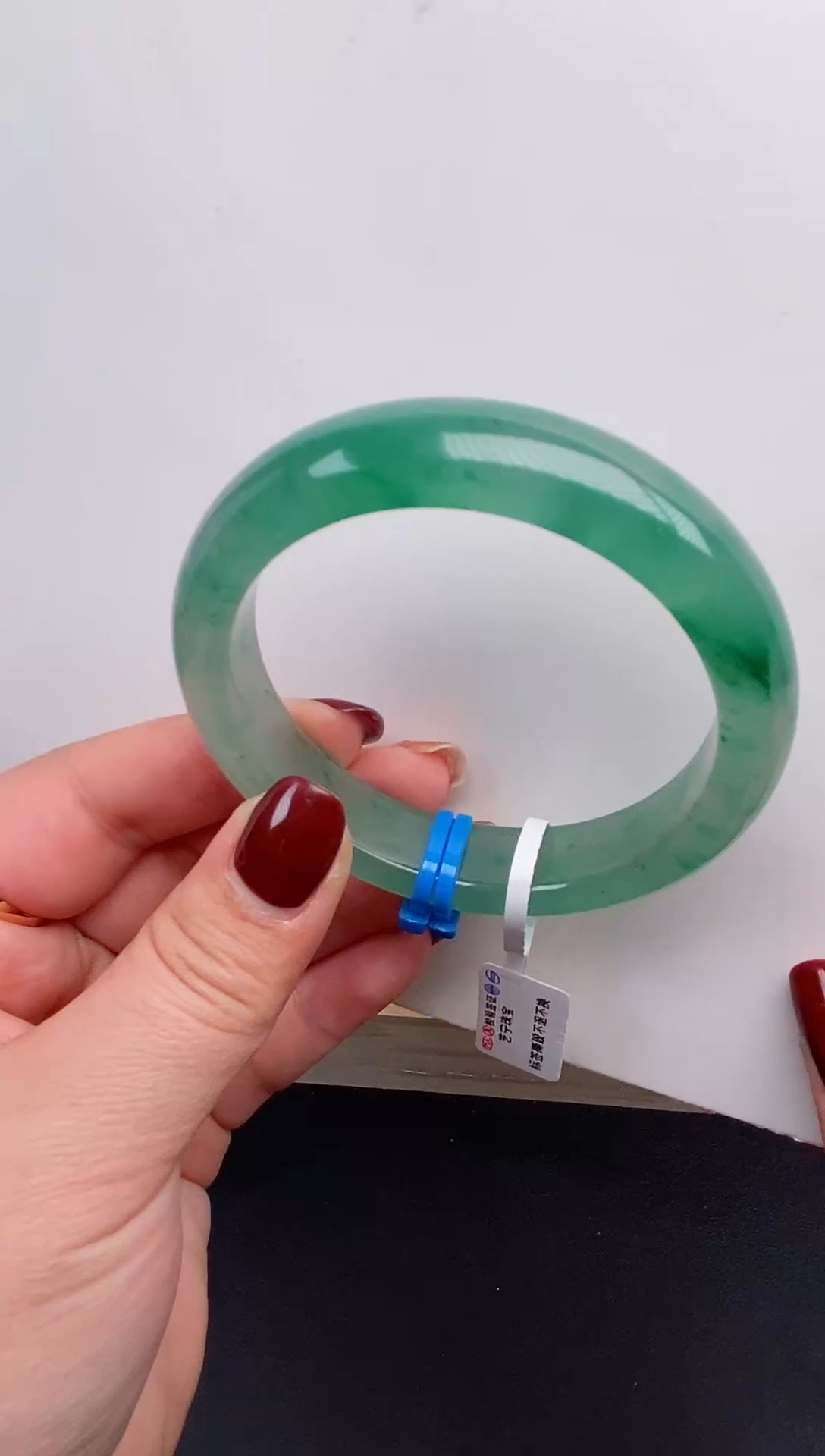 【闪购商品】石英质玉手镯未镶嵌25