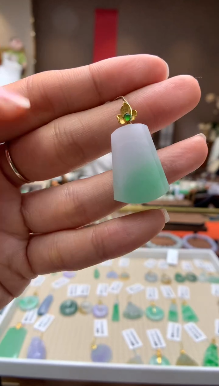 【闪购商品】翡翠颈饰18K金镶嵌无事牌