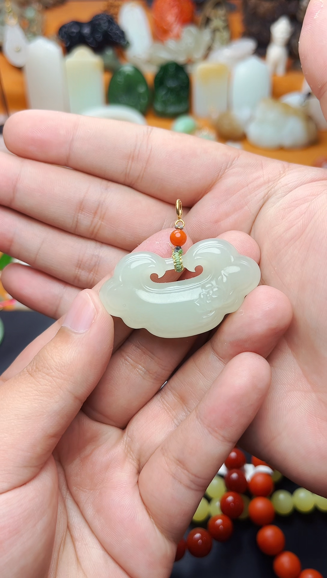 【闪购商品】和田玉颈饰未镶嵌如意锁01