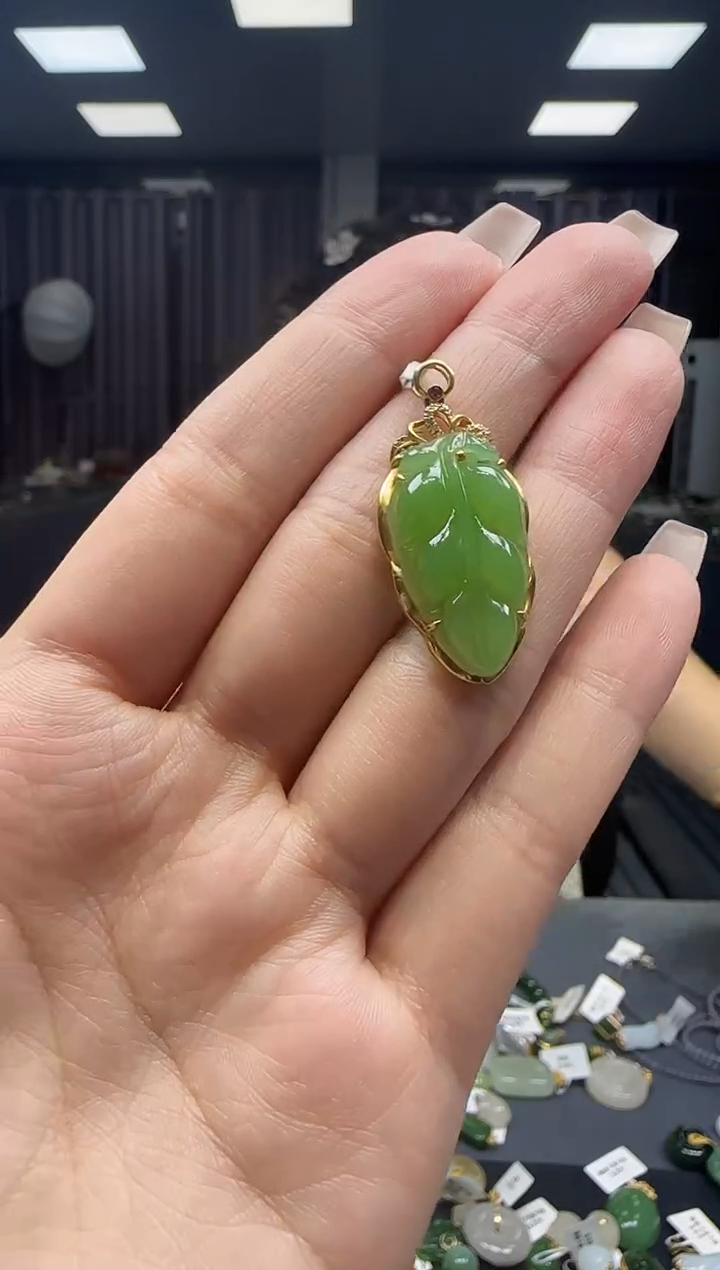 和田玉18K金镶嵌挂件1