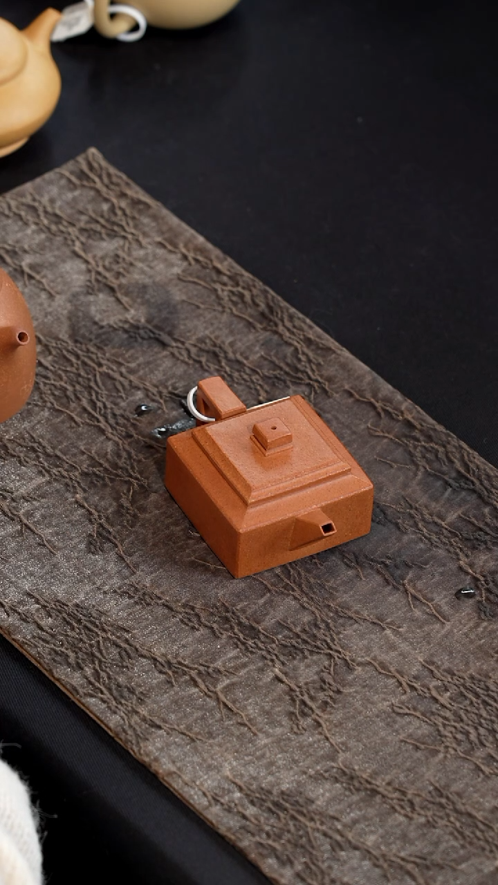 【闪购商品】紫砂茶壶方山逸士五彩段100cc