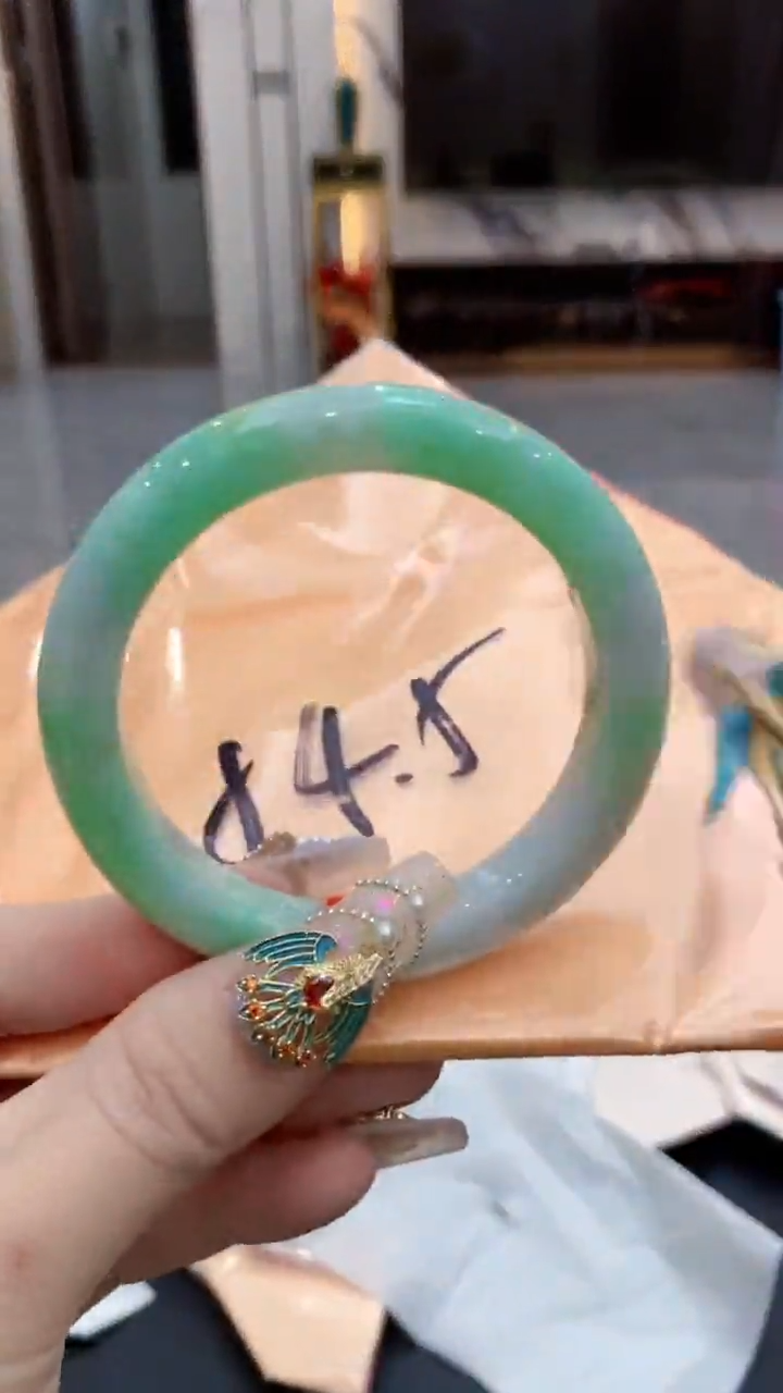 【闪购商品】翡翠手镯未镶嵌0448094651