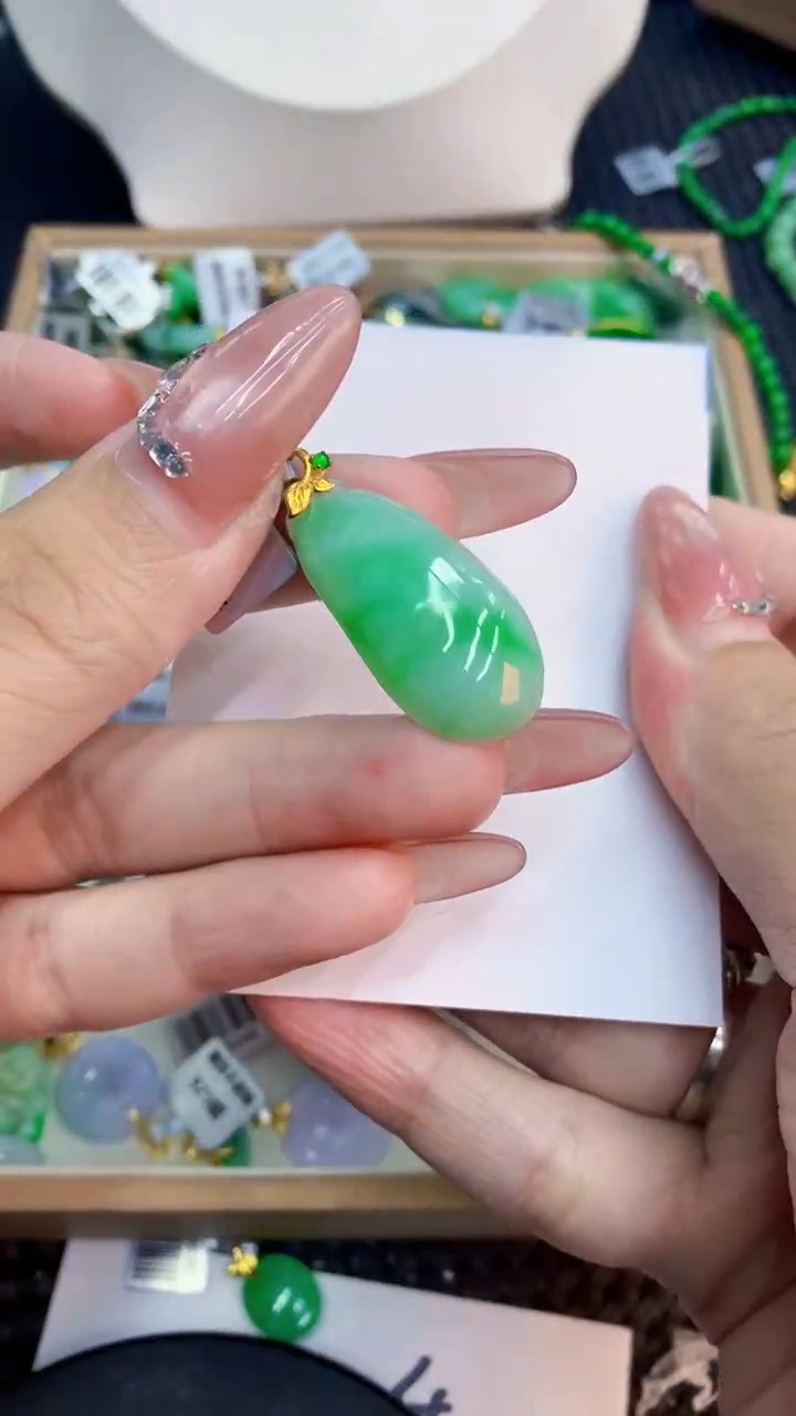 翡翠18K金镶嵌吊坠(不含链)1