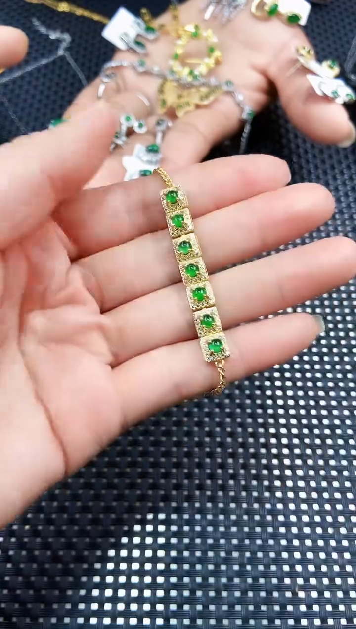 【闪购商品】翡翠手链未镶嵌111111111