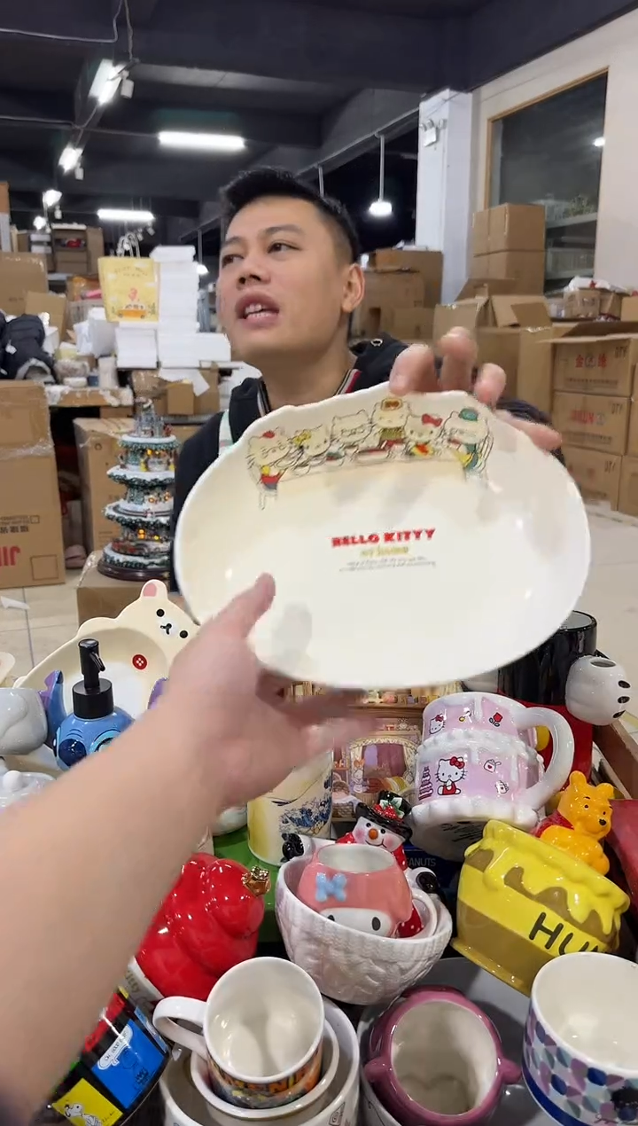 瓷片原盒kt猫一家人餐盘