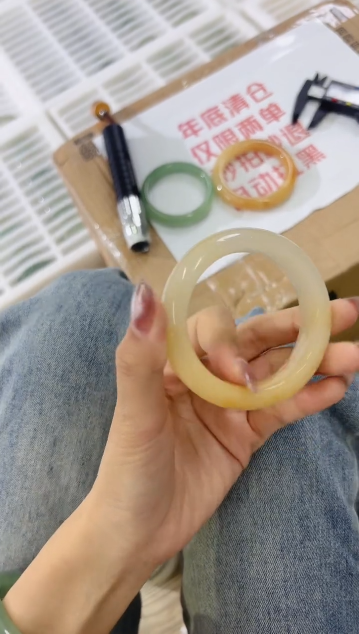 未镶嵌手镯石英质玉110-51HU