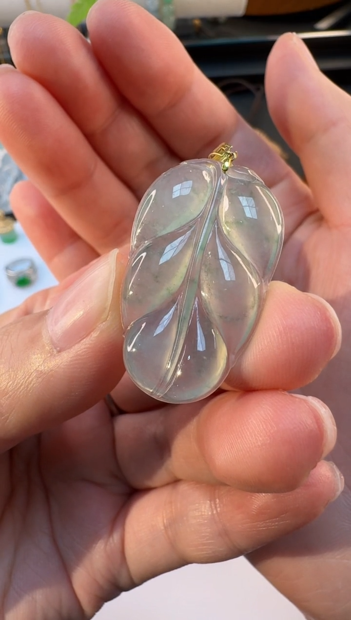 【闪购商品】翡翠颈饰18K金镶嵌缅甸翡翠A货吊坠