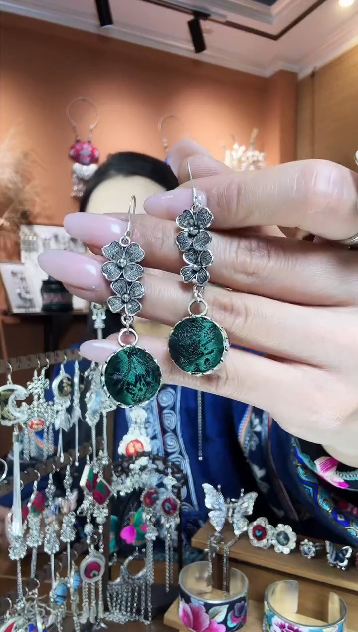 【闪购商品】刺绣纯手工民族风耳环