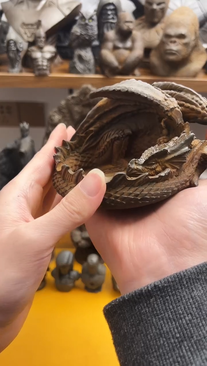 金属实心铁艺--龙型烟灰缸