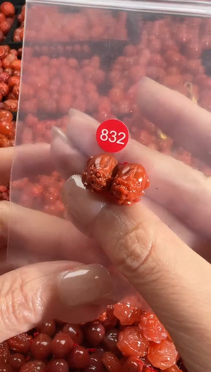 颈饰未镶嵌南红玛瑙1