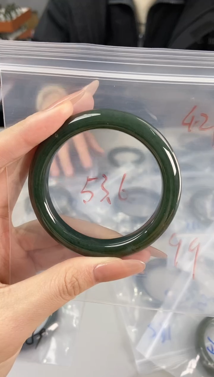 【闪购商品】和田玉手镯未镶嵌和田玉421