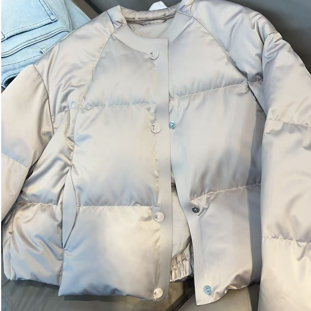 纯色立领气质款羽绒服