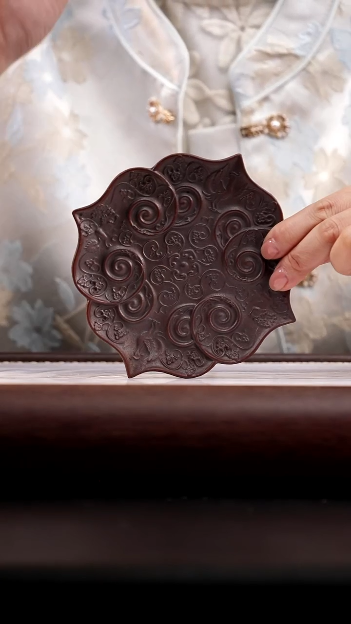 茶杯紫砂四圣兽壶承