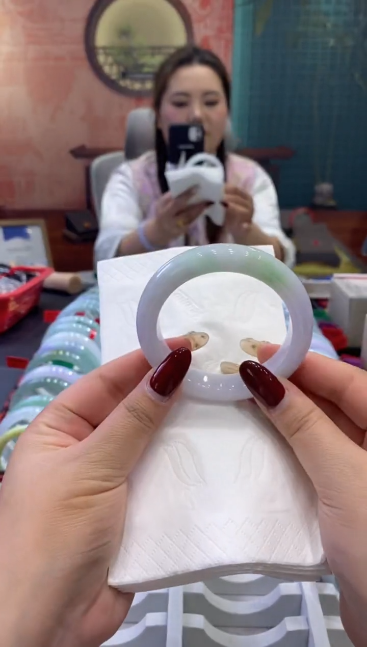 【闪购商品】翡翠手镯未镶嵌多人0002704