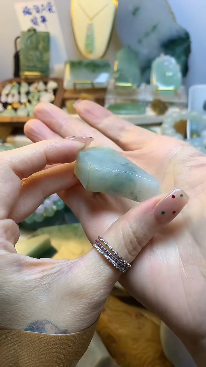 未镶嵌挂件翡翠缅甸A货翡翠,没有运费险,有纹有裂