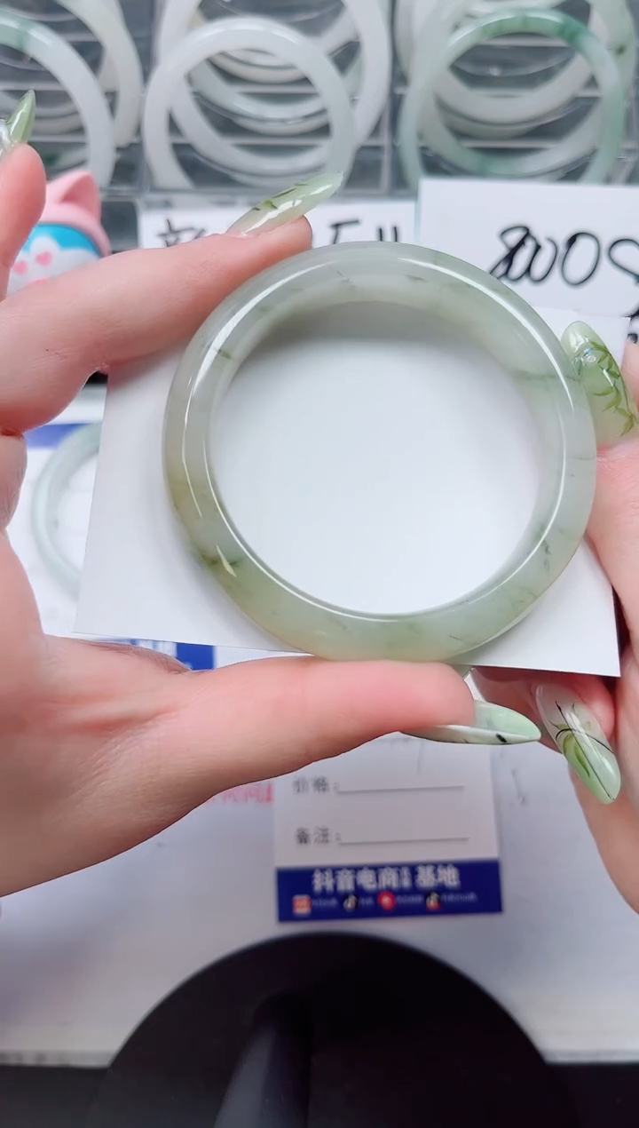 【闪购商品】石英质玉手镯未镶嵌a82