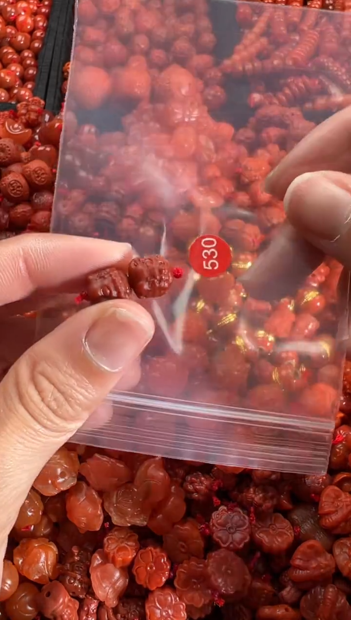 【闪购商品】南红玛瑙颈饰未镶嵌1