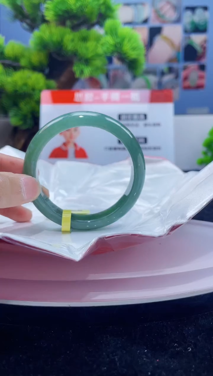 翡翠未镶嵌手镯手镯2