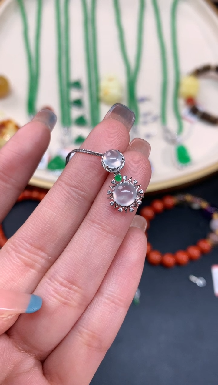 【闪购商品】翡翠吊坠(不含链)18K金镶嵌吊坠多样性发货一件A159|