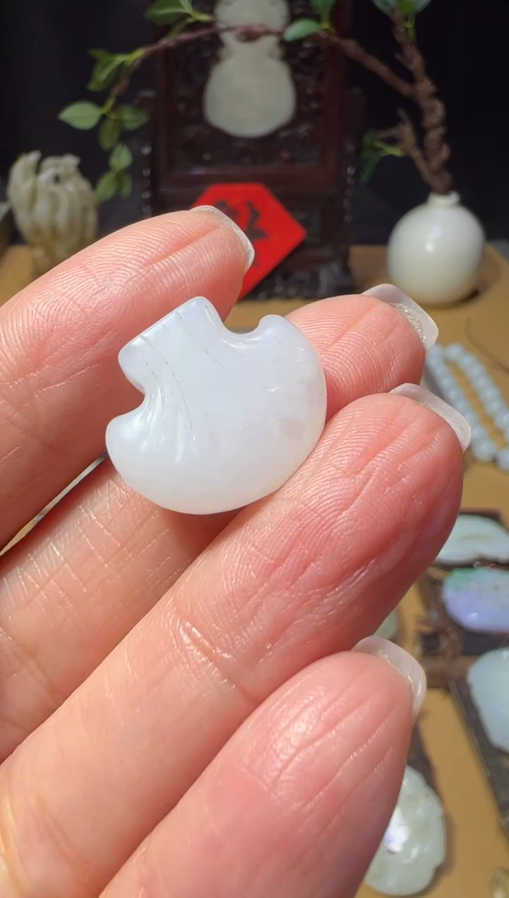 【闪购商品】和田玉山西文物商店扇坠