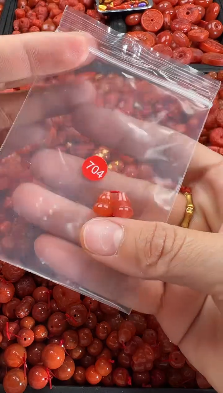 【闪购商品】南红玛瑙颈饰未镶嵌1
