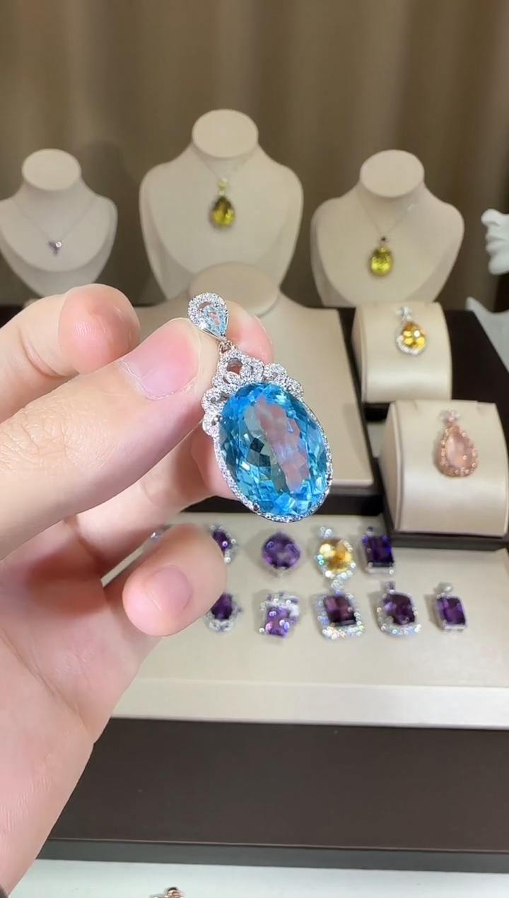 【闪购商品】托帕石颈饰银S925镶嵌14*12mm