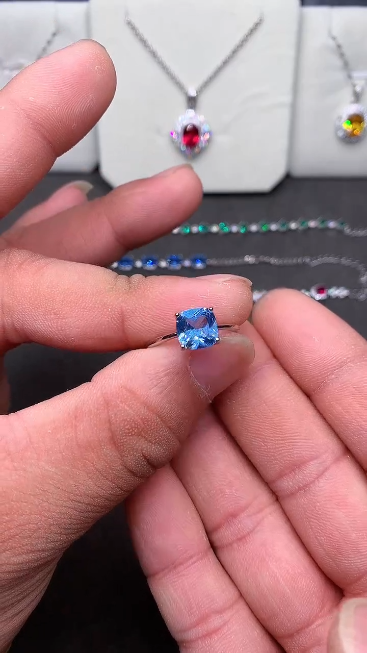 【闪购商品】海蓝宝石戒圈银S925镶嵌······