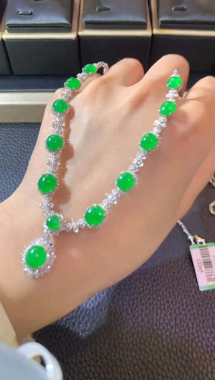 【闪购商品】翡翠套链18K金镶嵌A88翡翠