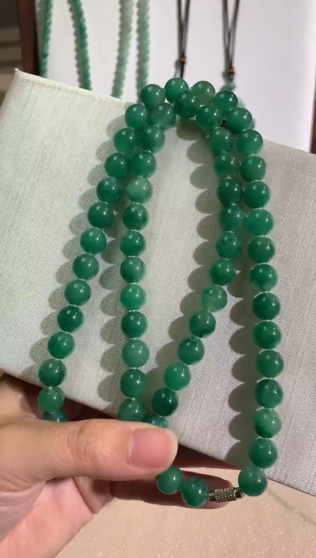吊坠(不含链)未镶嵌石英质玉（非洲翠）卡10珠串